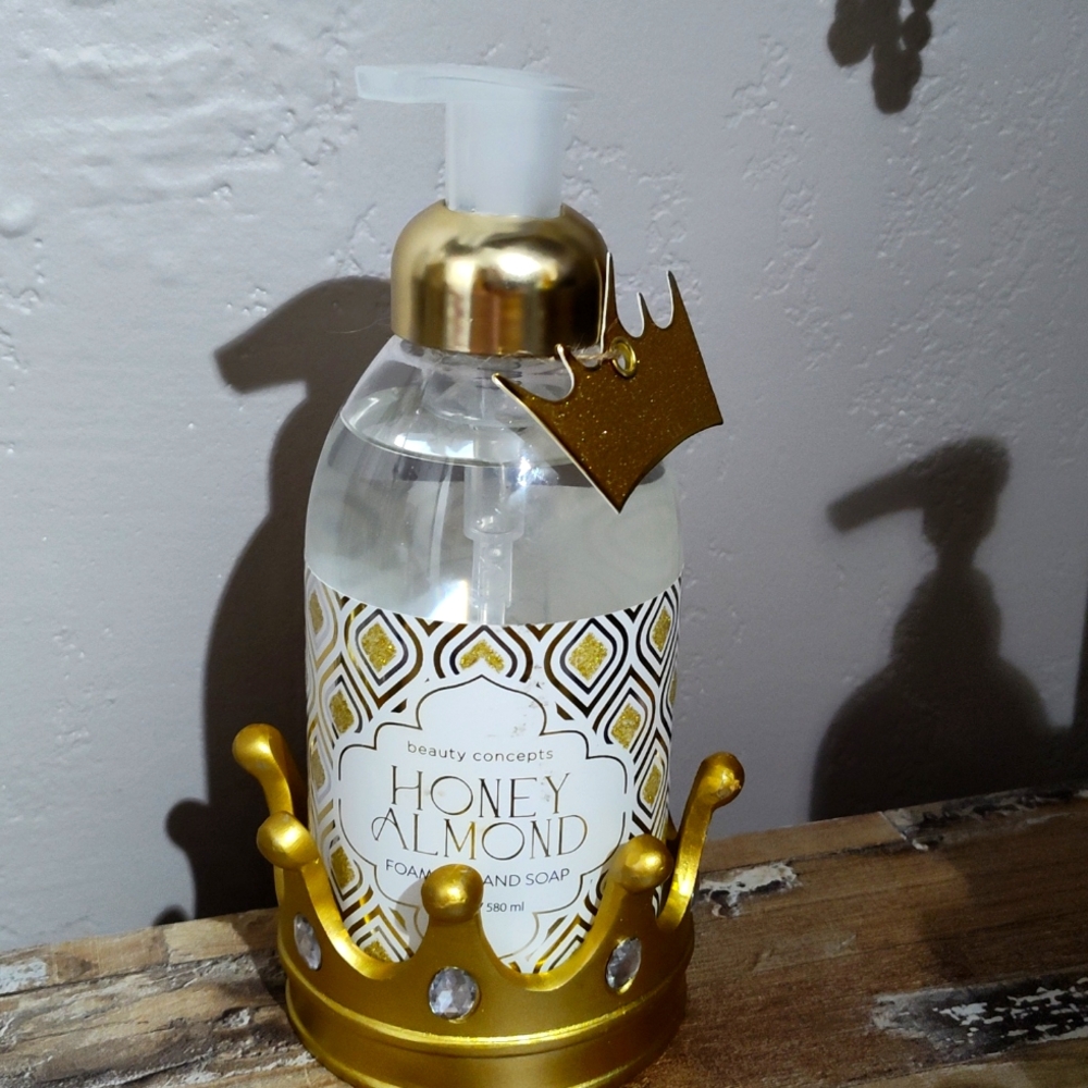 Beauty concepts honey almond foaming hand soap